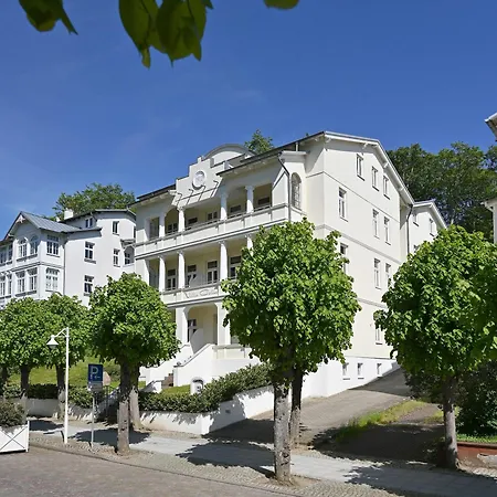Ferienwohnung-9-in-sellin-auf-ruegen-villa-celia-6-pers-wlan-sauna-200-m-vom-strand-entfernt Apartment *