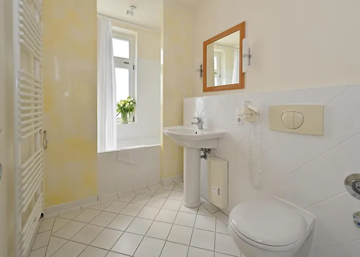 Ferienwohnung-9-in-sellin-auf-ruegen-villa-celia-6-pers-wlan-sauna-200-m-vom-strand-entfernt *